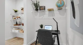 Modern Luxury Cozy Family Vacation Home - King Bed - AC - Sleeps 7 - High speed Wi-Fi - Netflix - Free Garage Parking - close to Airport and West Edmonton Mall - Image 3