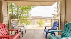 Appartement en copropriété convivial et familial avec jacuzzi, piscine et sauna | Vue lac - Image 5