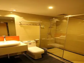 7 Days Premium Guilin Liangjiang Sihu Central Plaza - Image 3