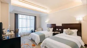 New Century Pujiang Hotel - Image 2
