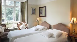 Leaded Light Guest House - Image 2