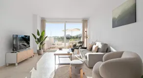 Stylish 2-Bedroom Apartment in Alcazaba Lagoon RDR529 - Image 2