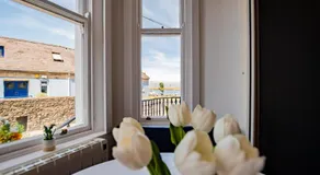 Stylish Marina Escape - Sleeps 2 - Image 5