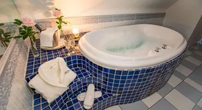 Santo's Higham Farm Hotel - Image 5