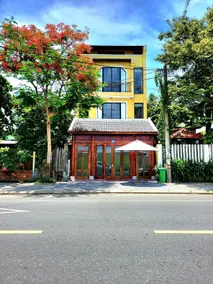 Delightful Romantic 4-BR Villa - Image 5