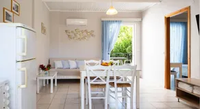 Medousa Studio & Apartments - Image 4