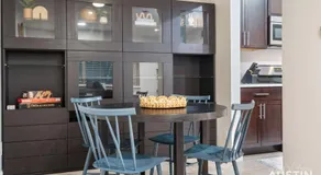 1BR 1BA Pet Friendly Condo w Pool, Gym, Walk to SoCo and Lake by Austin Vacay - Image 5