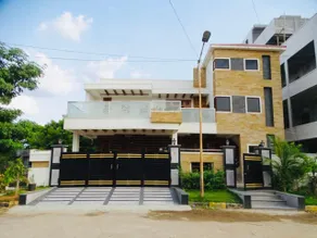 Lavish villa - Image 4
