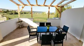 Tasteful Apartment Landscaped Garden - Image 4