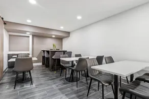 Super 8 by Wyndham Athens - Image 3