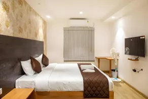 HoTEL MONARCH - Image 3