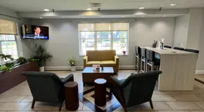 MainStay Suites Sterling near Dulles Town Center - Image 5
