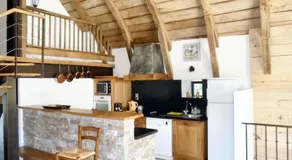 Maison spacieuse à Castelnau-de-Mandailles avec cheminée 250 m² - Image 2