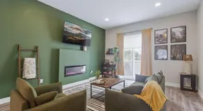 3BR w King Bed, Sauna, Parking-6 Min to Olde Town - Image 2