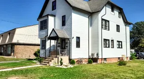 Spacious 2-BR 1-Bath King suite! - Image 3