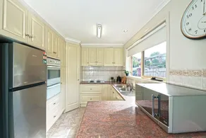 Charming Convenient 2BR Compact House Ringwood - Image 3