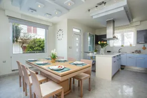 EVA's House - Image 2