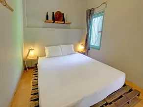 OYO 92825 Kamar Lombok - Image 2