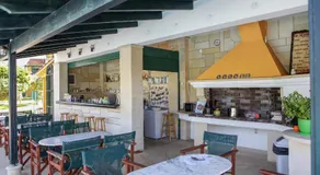 Sandy Beach Villas and Apartments - Image 4