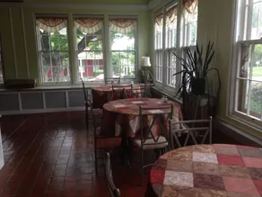 Walton Manor Inn Bed & Breakfast - Image 5