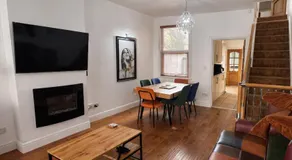 Lily's Pad - 3BR House, Cosy City Living, Patio, Parking, Sleeps 6 - Image 2