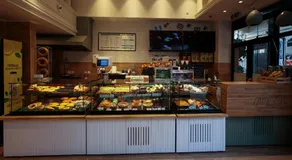 Metropole Hotel - Image 3