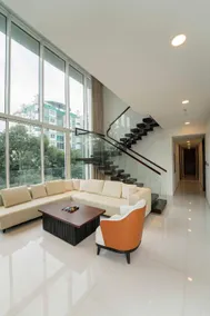 SKY VILLAS - Centre Saigon- Mordern & Fancy DUPLEX - Image 2