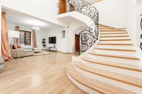 Lumina I Premium House 253m2 I 12 guests I Parking I 2 Bathrooms I Terrace - Image 2