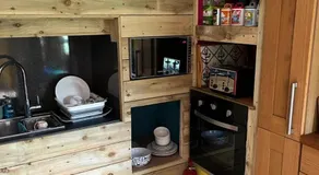 Hen House - Image 4