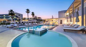 Kellys Luxury Apartments - Image 2