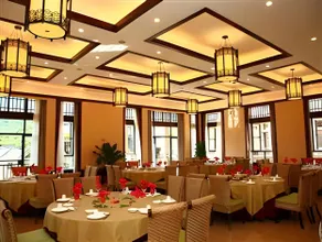 Yanoda Rainforest No.1 Hotel - Image 4
