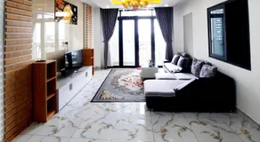 MM's House - Image 2