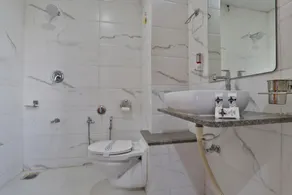 Townhouse 907 Hotel Navjivan - Image 4