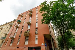 Modern Comfort in József Street with Parking by NW - Image 4