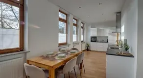 Kaza Guesthouse, centrally located 2 & 3 bedroom Apartments in Augsburg - Image 3