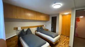 Adrenalin Backpackers Hotel - Image 2