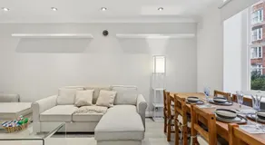 Classy 2BR Hyde Park Home 2 mins from station - Image 3