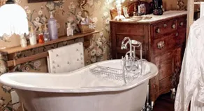 The Queen, A Victorian Bed & Breakfast - Image 2