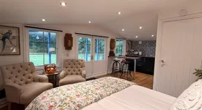 Oak View Lodge: Cosy, Countryside Retreat - Image 4