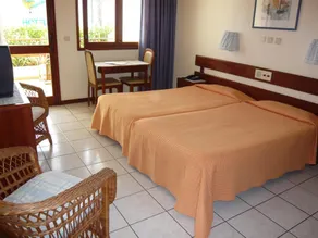 VILA VENTURA APARTMENT HOTEL - Image 2