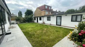 371 Cranbrook Rd IG2 - Image 3