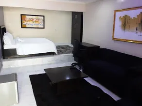 Indigem Hotel and Suites - Image 2