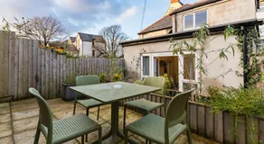 Nottage House Premier Apartments - Image 5