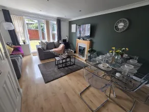 2ndHomeStays I Bilston I Contractor-Friendly House - Image 2