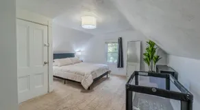 Cozy 4BDR, Tufts, Train, Parking, 10 min to Boston - Image 2