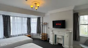 Hotels 24-7 - The Old Knoll Guesthouse - Image 5