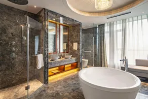 Auspicious Phoenix Hotel - Image 2