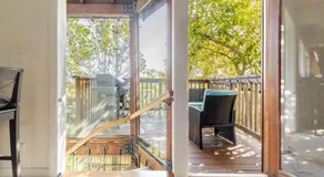 Modern 2 BR 2BA Biz Friendly Duplex with Fast Wi-Fi and Workspaces - Image 4