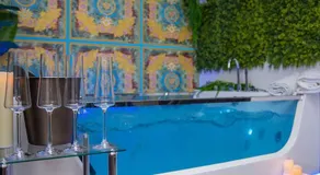 luxury Love Room Spa Whirlpool Jacuzzi - Image 3