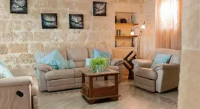 Villa Savona Sleeps 7 with Private Pool - Image 3